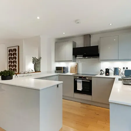 The Riverbank Hideaway London Exterior photo